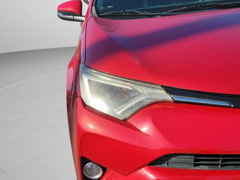 Used 2017 Toyota RAV4 XLE FWD image 11