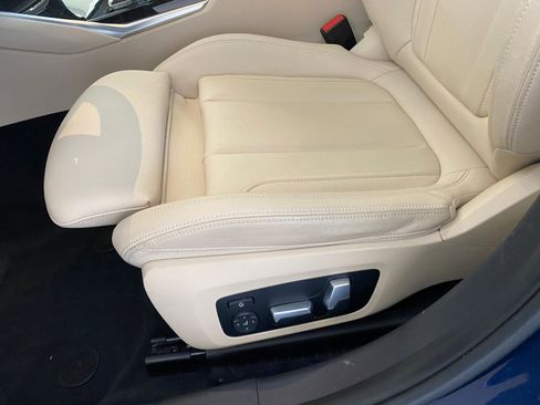 Used 2021 BMW 330i xDrive Sedan w/ Premium Package image 13