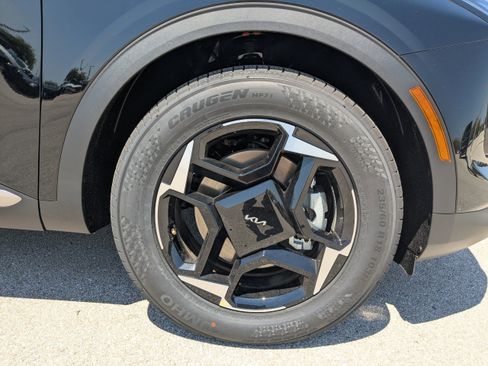 New 2026 Kia Sportage EX FWD image 11