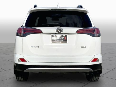 Used 2018 Toyota RAV4 XLE FWD image 5