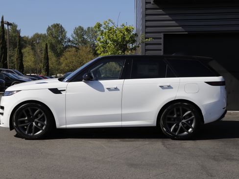 New 2026 Land Rover Range Rover Sport Dynamic SE AWD/4WD image 7