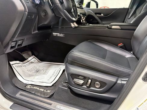 Used 2024 Lexus LX 600 4WD w/ Luxury Package image 23