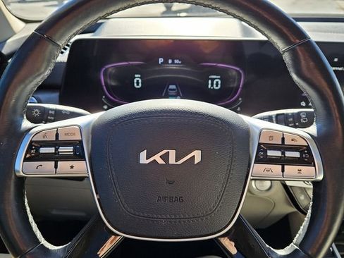 Used 2023 Kia Telluride EX w/ EX Captain's Chair Package image 22