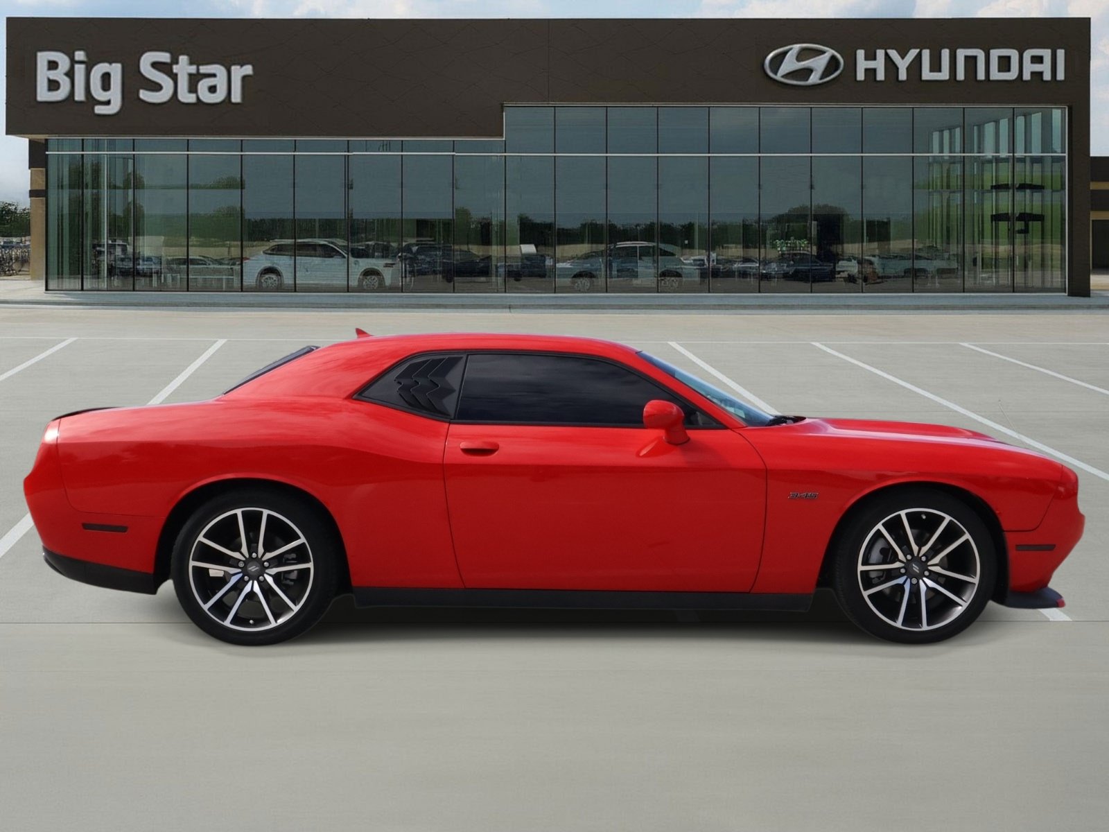 Used 2023 Dodge Challenger R/T RWD image 5