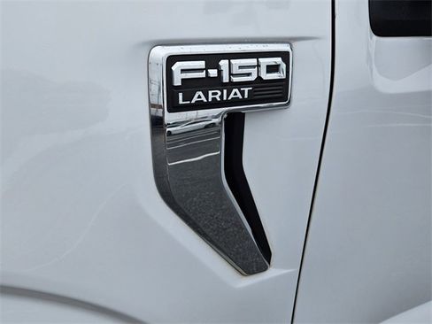 Used 2022 Ford F150 Lariat image 11