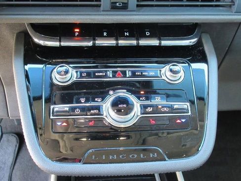 Used 2022 Lincoln Corsair FWD image 23