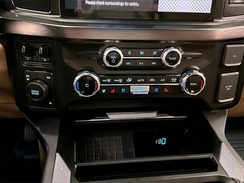 Used 2024 Ford F250 Lariat w/ Black Appearance Package image 27