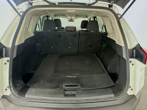 Used 2023 Nissan Rogue S AWD/4WD image 29