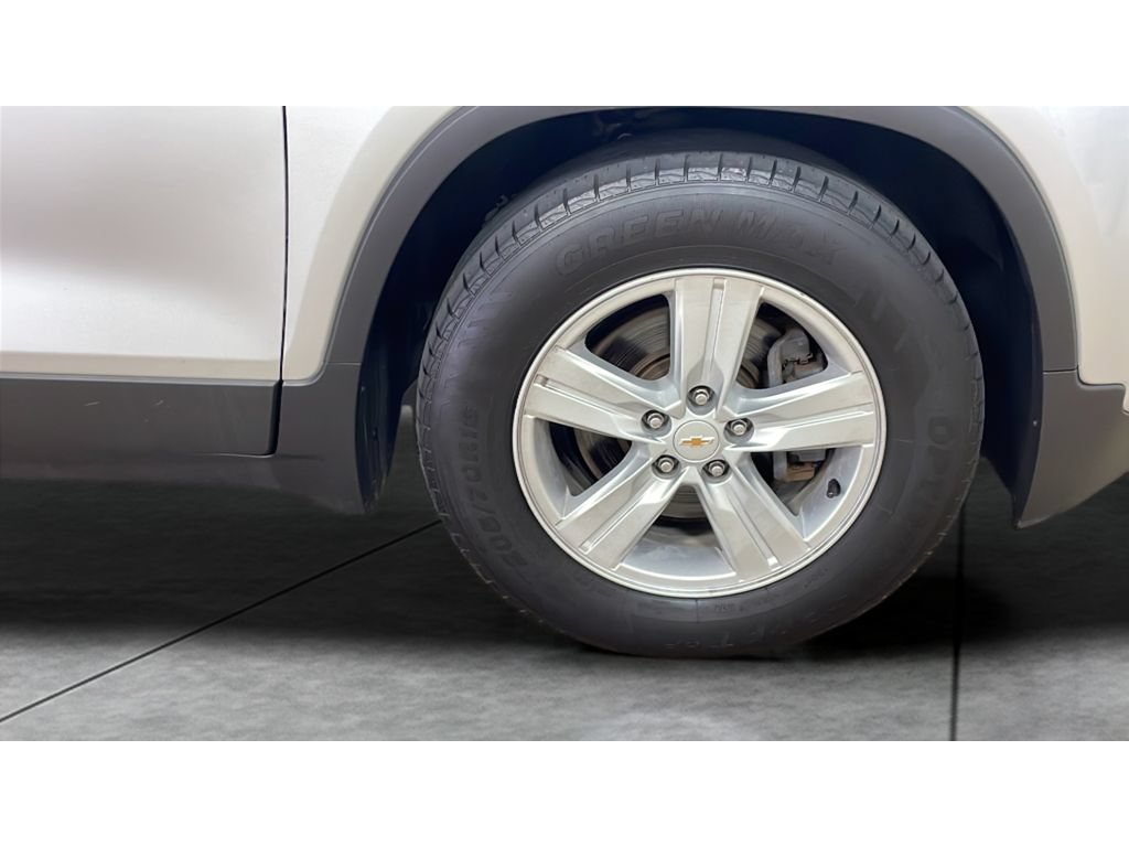 Used 2017 Chevrolet Trax LT w/ LT Convenience Package FWD image 20