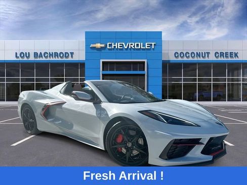 Used 2022 Chevrolet Corvette Stingray Premium Conv w/ Z51 Performance Package RWD image 2