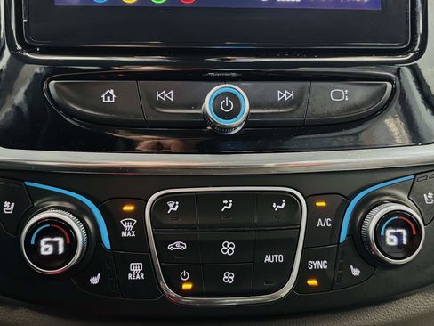 Used 2020 Chevrolet Traverse Premier FWD image 51