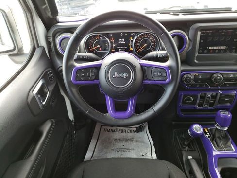 Used 2018 Jeep Wrangler Unlimited Sahara image 14