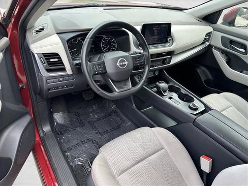 Used 2025 Nissan Rogue SV AWD/4WD image 10