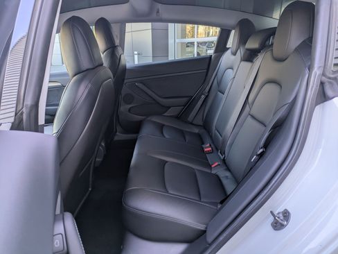 Used 2021 Tesla Model 3 Performance image 27