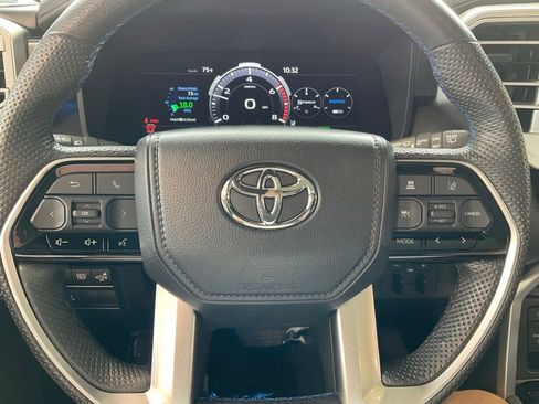 Used 2023 Toyota Sequoia Platinum AWD/4WD image 9