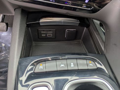 Used 2021 Buick Envision Essence w/ Technology Package I image 20