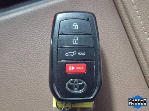 Used 2024 Toyota Grand Highlander AWD Hybrid image 31