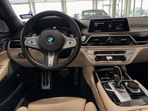 Used 2020 BMW 750i xDrive w/ Autobahn Package AWD/4WD image 3