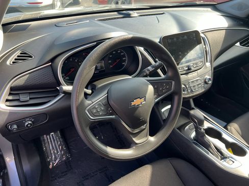 Used 2024 Chevrolet Malibu LT image 11