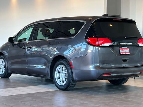 Used 2023 Chrysler Voyager LX image 6