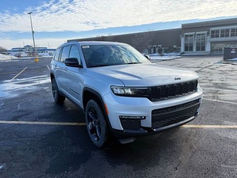 New 2025 Jeep Grand Cherokee L Limited w/ Black Appearance Package image 2