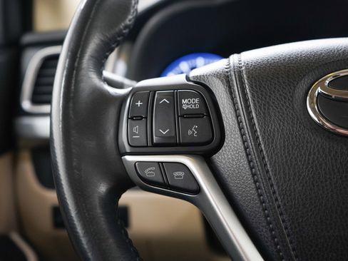 Used 2015 Toyota Highlander Limited image 28