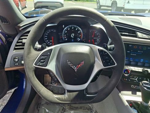Used 2017 Chevrolet Corvette Stingray Coupe RWD image 17