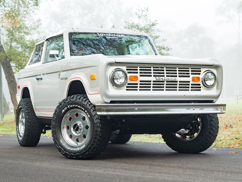 Used 2024 Ford Bronco Black Diamond AWD/4WD image 16