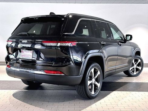 Used 2023 Jeep Grand Cherokee 4WD 4xe w/ Luxury Tech Group II image 10
