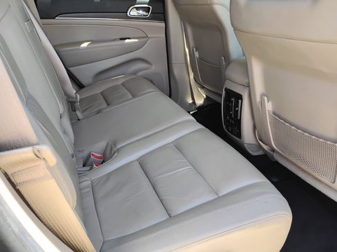 Used 2014 Jeep Grand Cherokee Limited AWD/4WD image 26