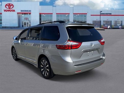 Used 2018 Toyota Sienna XLE w/ Protection Package image 5