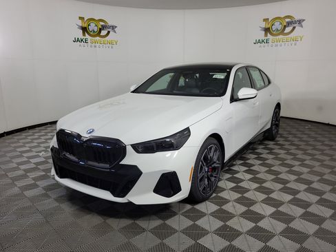 New 2026 BMW 550e xDrive AWD/4WD image 3