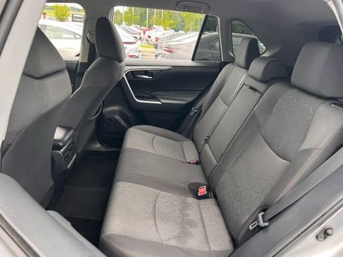 Used 2021 Toyota RAV4 XLE FWD image 19