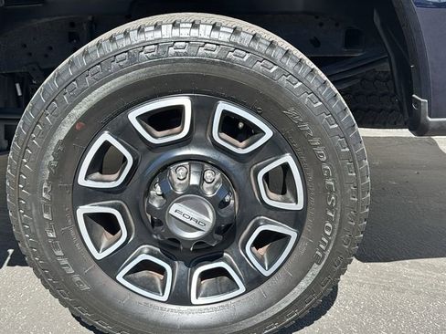 Certified 2024 Ford F250 Platinum w/ FX4 Off-Road Package AWD/4WD image 10
