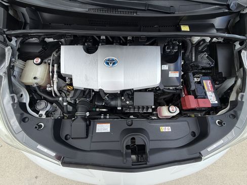 Used 2018 Toyota Prius Three w/ Advanced Technology Package FWD image 20