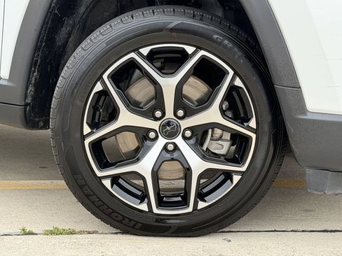Used 2025 Jeep Compass Limited AWD/4WD image 3