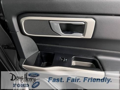 Used 2023 Ford Explorer XLT w/ Equipment Group 202A image 34