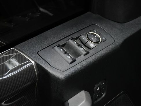 Used 2018 Ford F150 Raptor w/ Equipment Group 802A Luxury AWD/4WD image 31