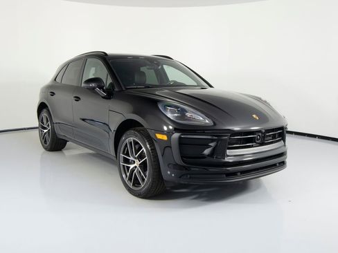 Certified 2026 Porsche Macan AWD/4WD image 12