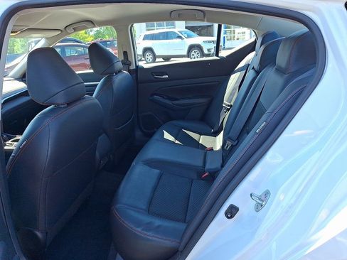 Used 2023 Nissan Altima 2.5 SR AWD/4WD image 13
