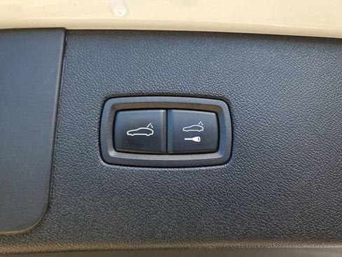 Used 2021 Porsche Cayenne Turbo image 43