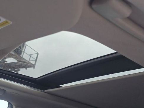 Certified 2022 Nissan Rogue SL w/ SL Premium Package image 5