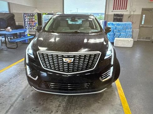 Used 2021 Cadillac XT5 Premium Luxury FWD image 2
