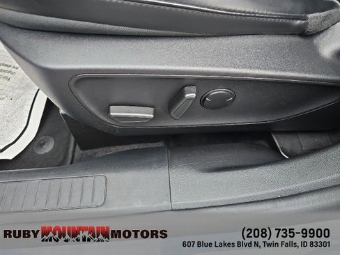 Used 2025 Ford Escape ST-Line image 11