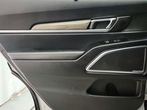 Used 2022 Kia Telluride SX image 32