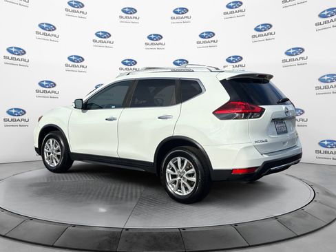 Used 2017 Nissan Rogue SV AWD/4WD image 3