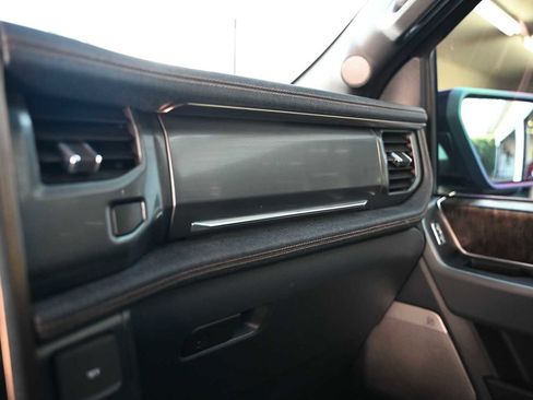 Used 2022 Ford F150 Lightning Lariat image 17