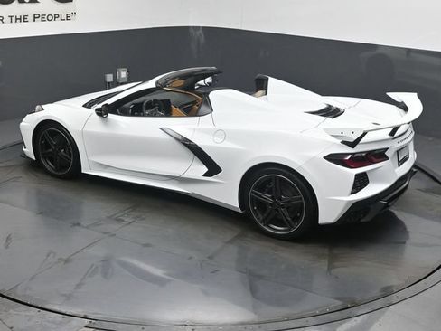 Used 2025 Chevrolet Corvette Stingray Preferred Conv w/ Z51 Performance Package RWD image 43