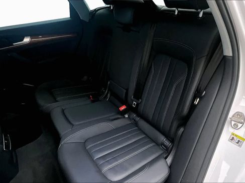 Used 2023 Audi Q5 2.0T Premium w/ Convenience Package AWD/4WD image 21