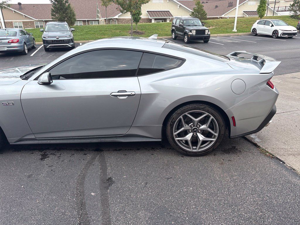 Used 2024 Ford Mustang GT Premium w/ GT Performance Package RWD image 3